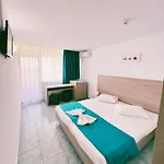 Hotel Favorit 3*