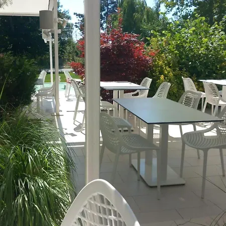 Favorit Ξενοδοχείο 3*